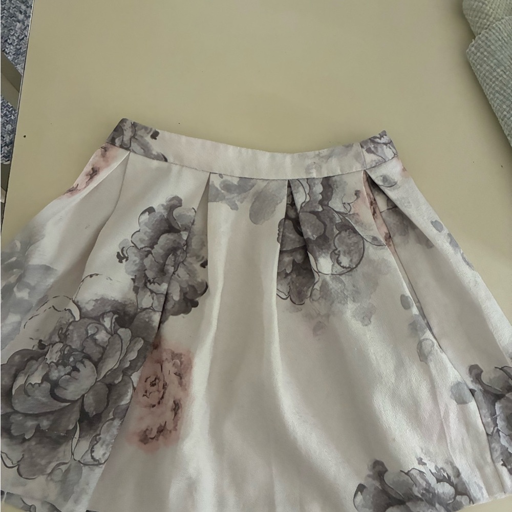 Forever 21 Gray and Pink Pleated Mini Skirt